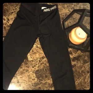 Nike pro cropped leggings